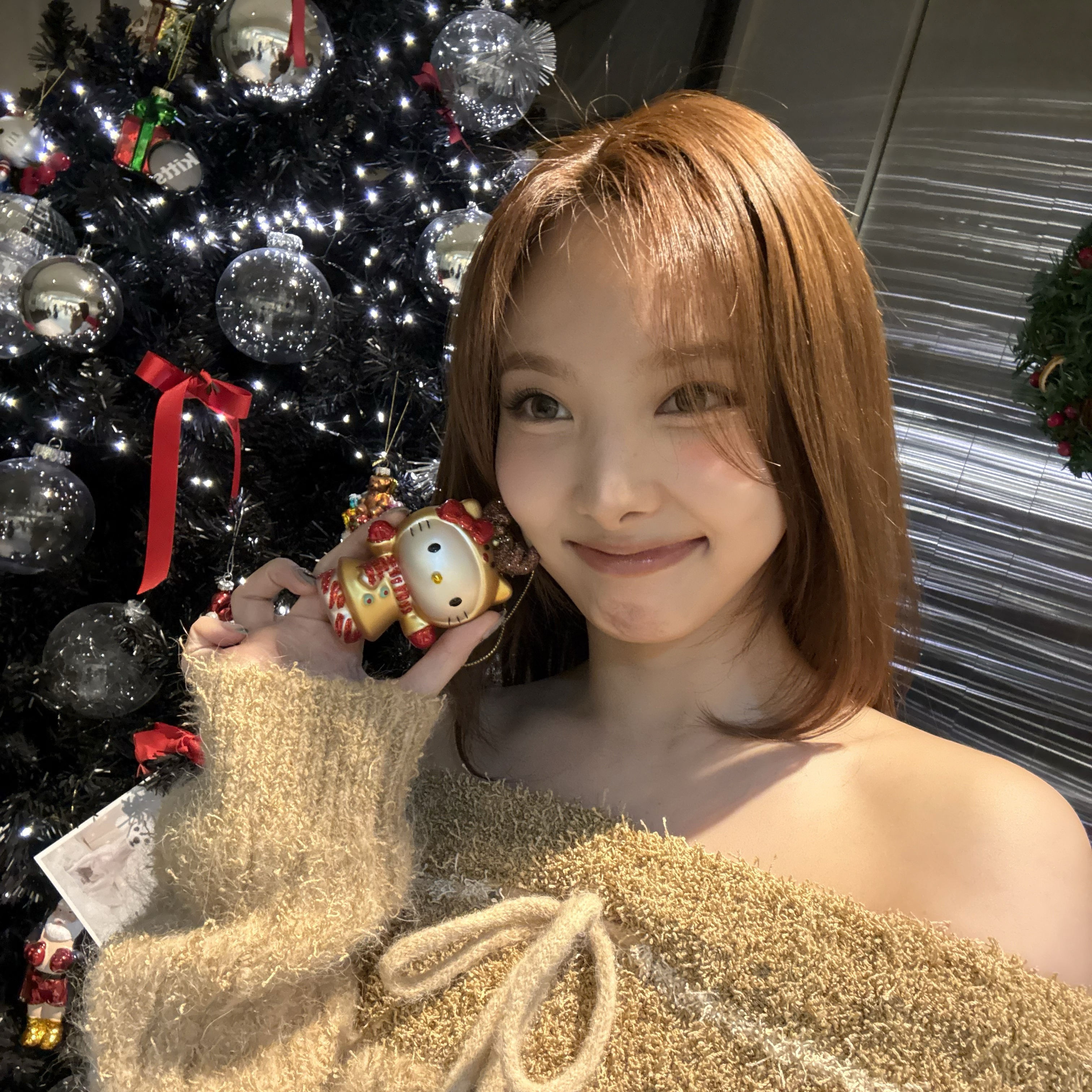 A moment captured by Nayeon (TWICE)'s fan