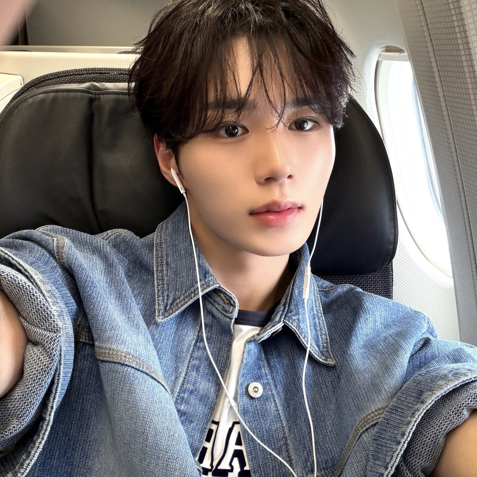 Behind-the-scenes cut of Kim Junseo (ALPHA DRIVE ONE)