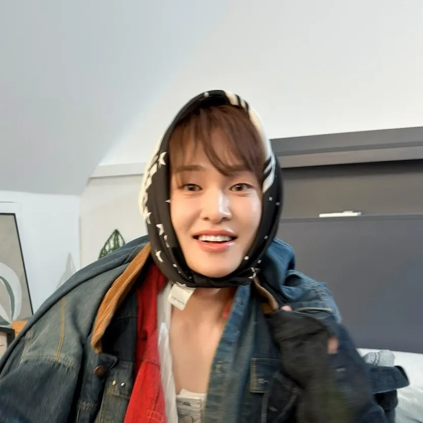 A moment captured by Onew (SHINee)'s fan