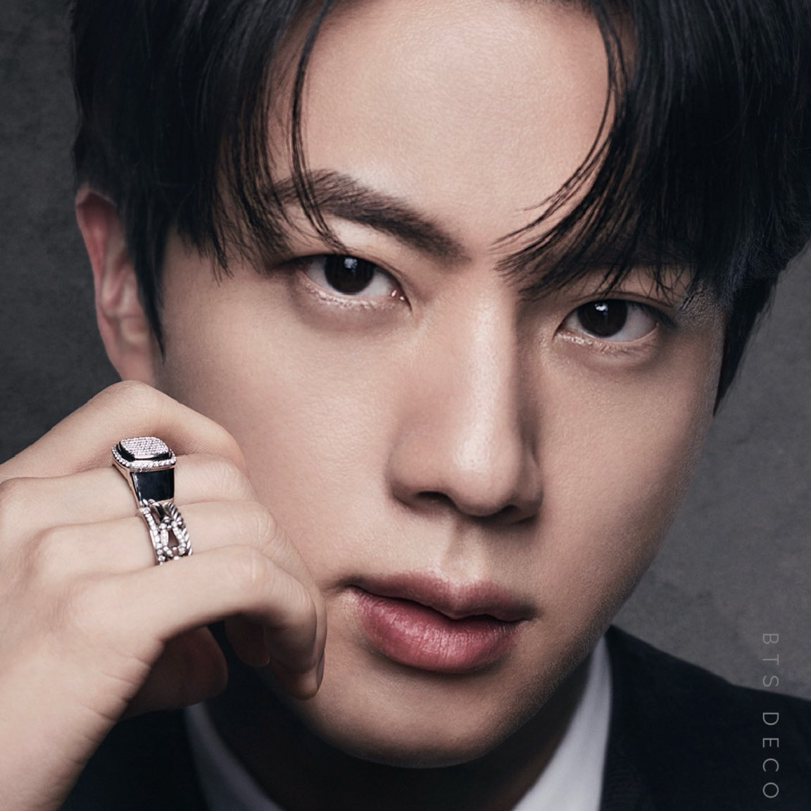 진 (방탄소년단)의 최신 사진