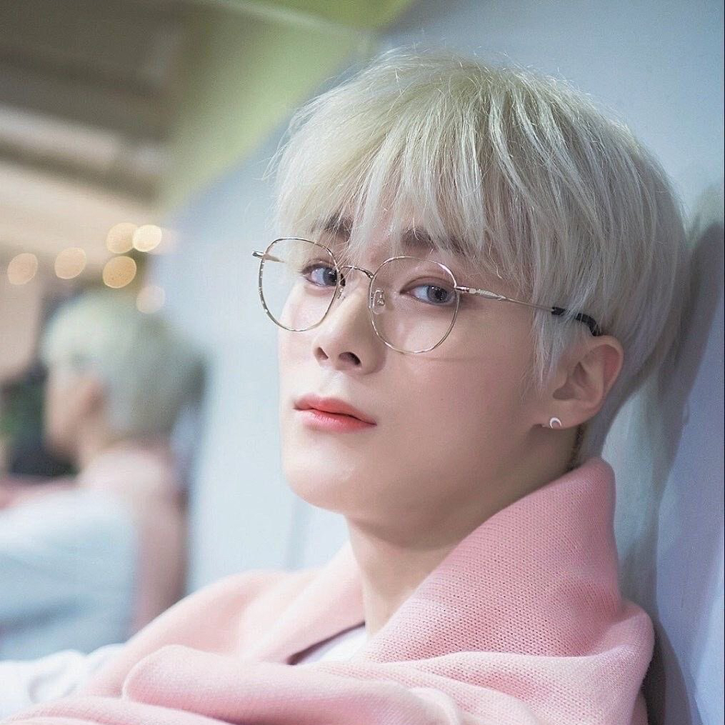 아스트로 최근 활동샷