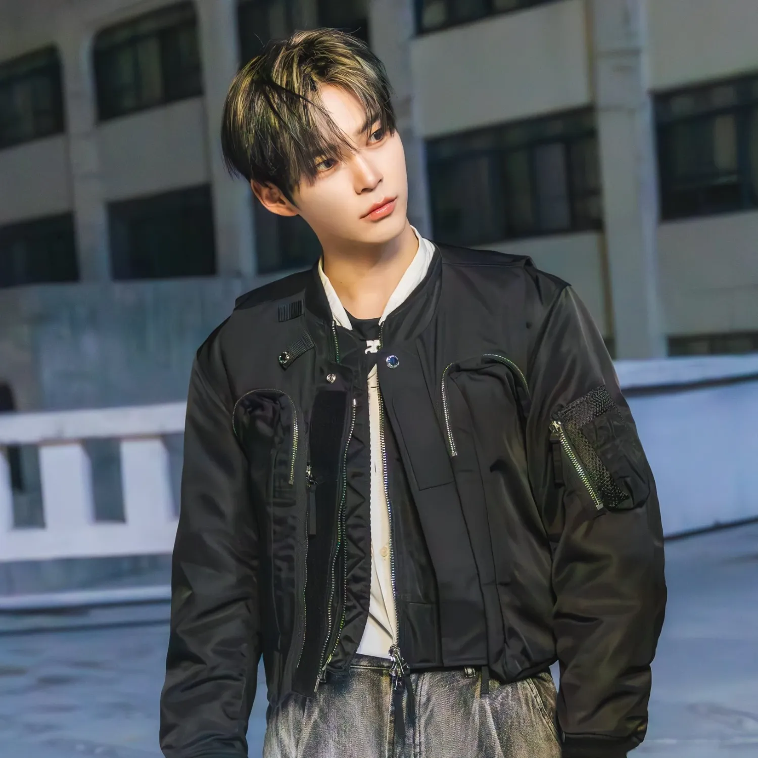 Recent activity shot of Sung Hanbin (ZEROBASEONE)