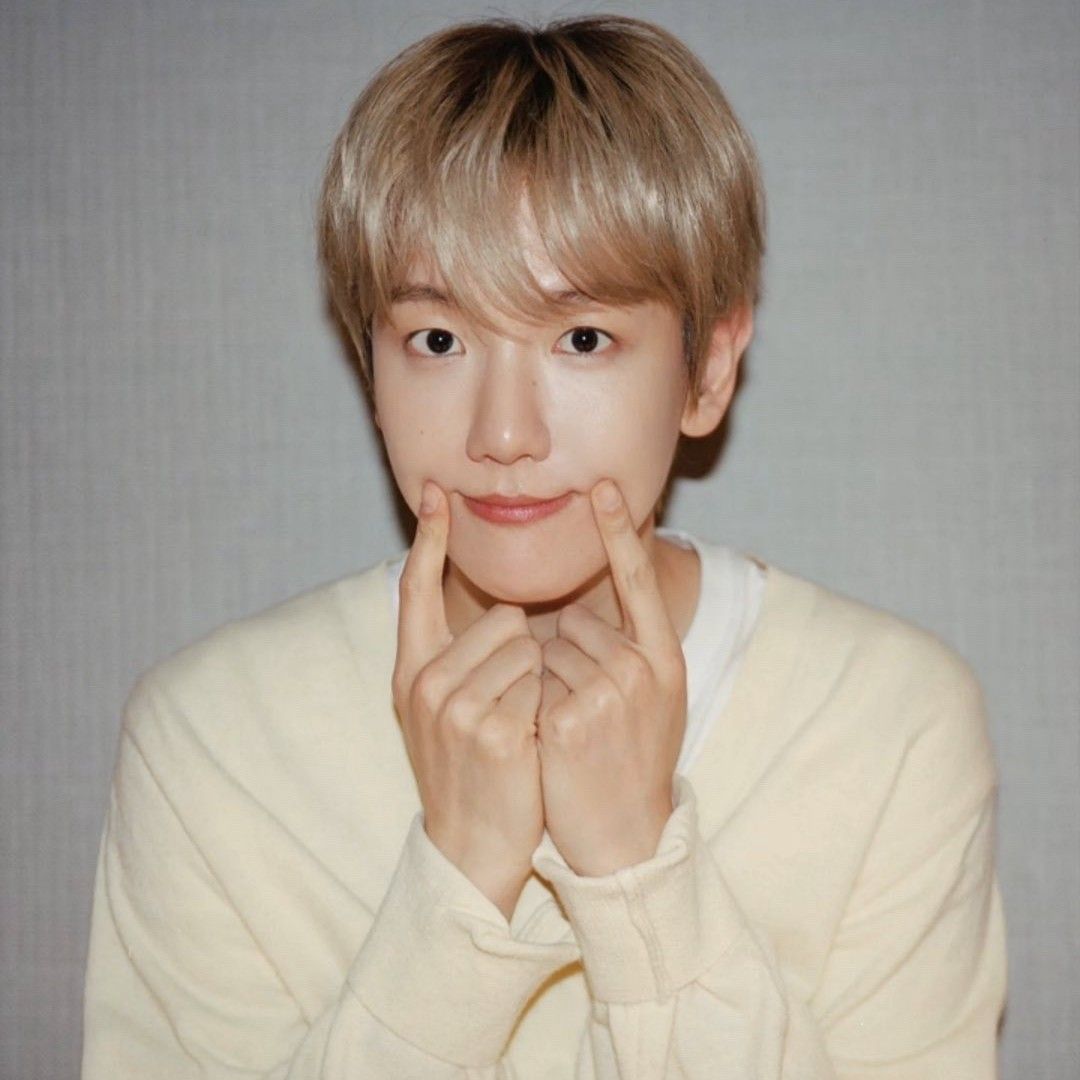 A moment captured by Baekhyun (EXO)'s fan