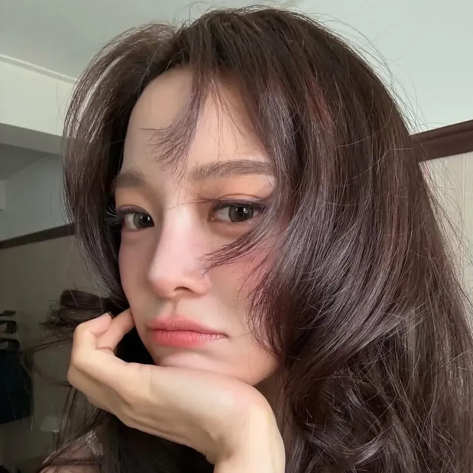 Recent activity shot of Sejeong (I.O.I)
