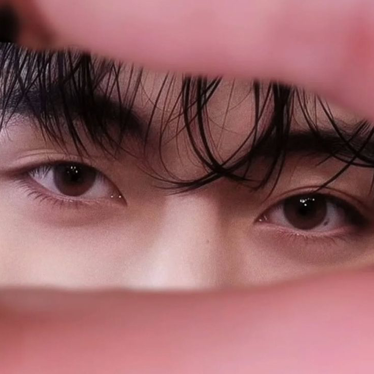 Recent activity shot of V (BTS)