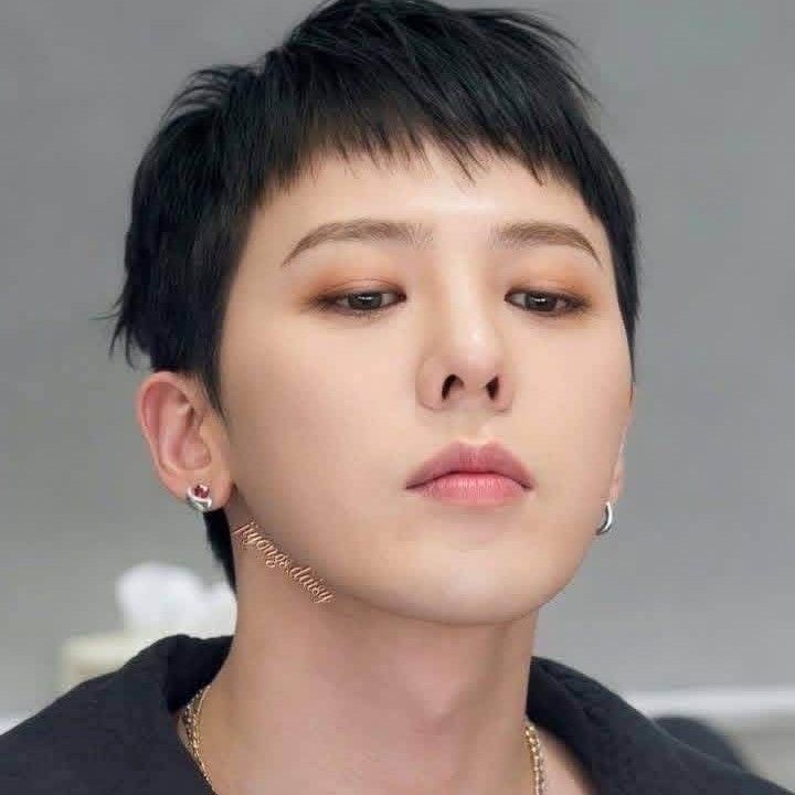 Recent activity shot of G-DRAGON (BIGBANG)