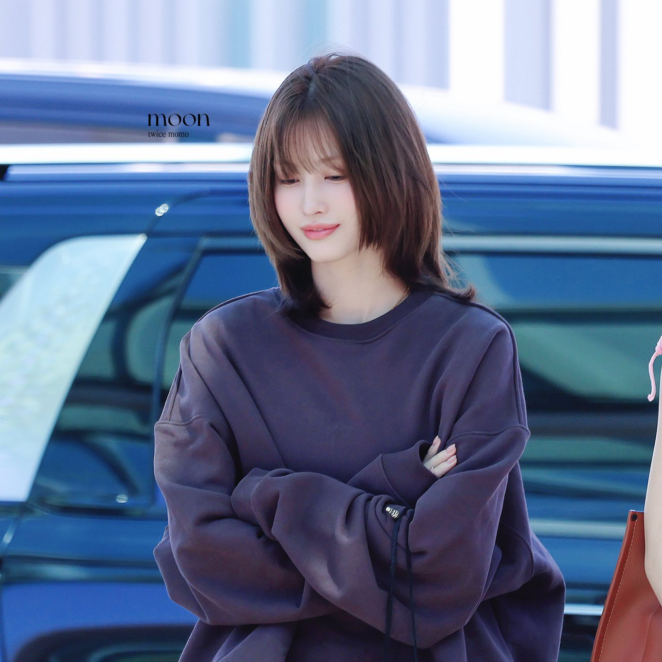Behind-the-scenes cut of Momo (TWICE)