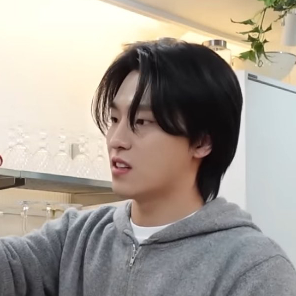 Latest photo of Dino (SEVENTEEN)