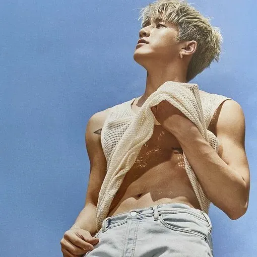 Latest photo of Jinjin (ASTRO)