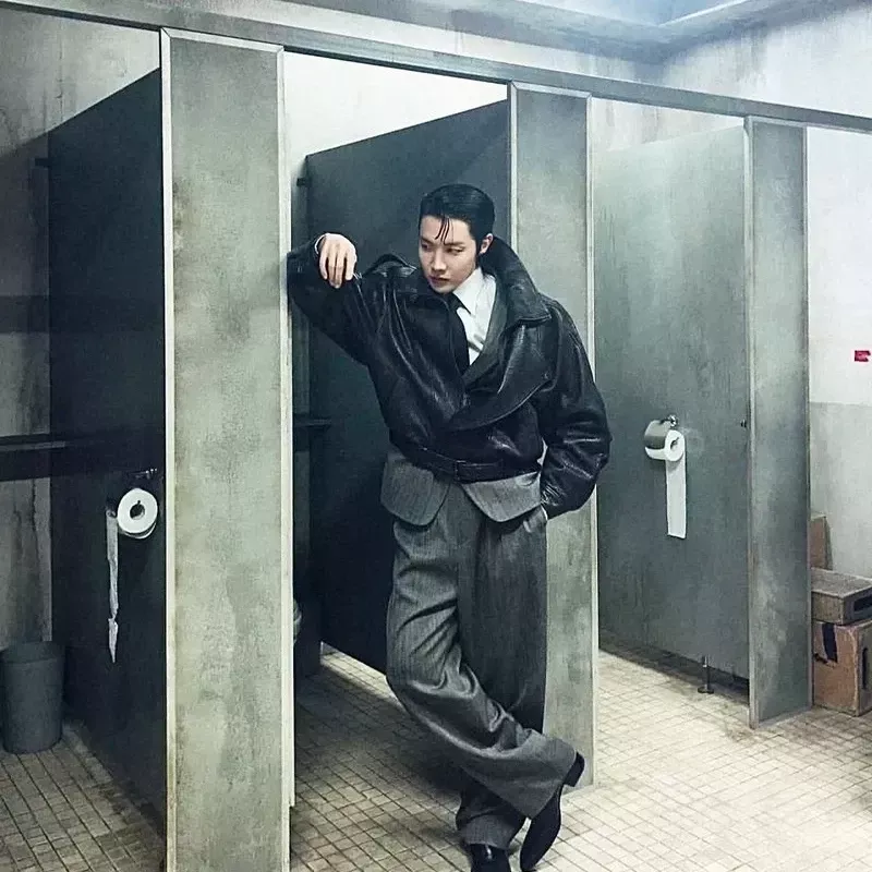 Foto aktivitas terbaru j-hope (BTS)