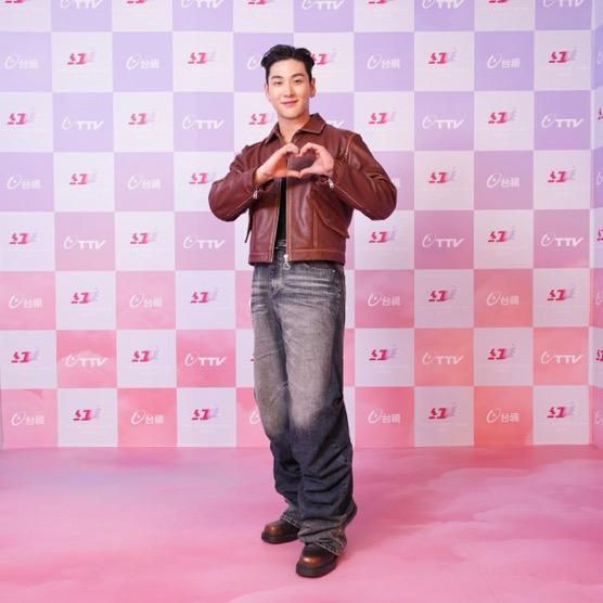 백호의 최신 사진