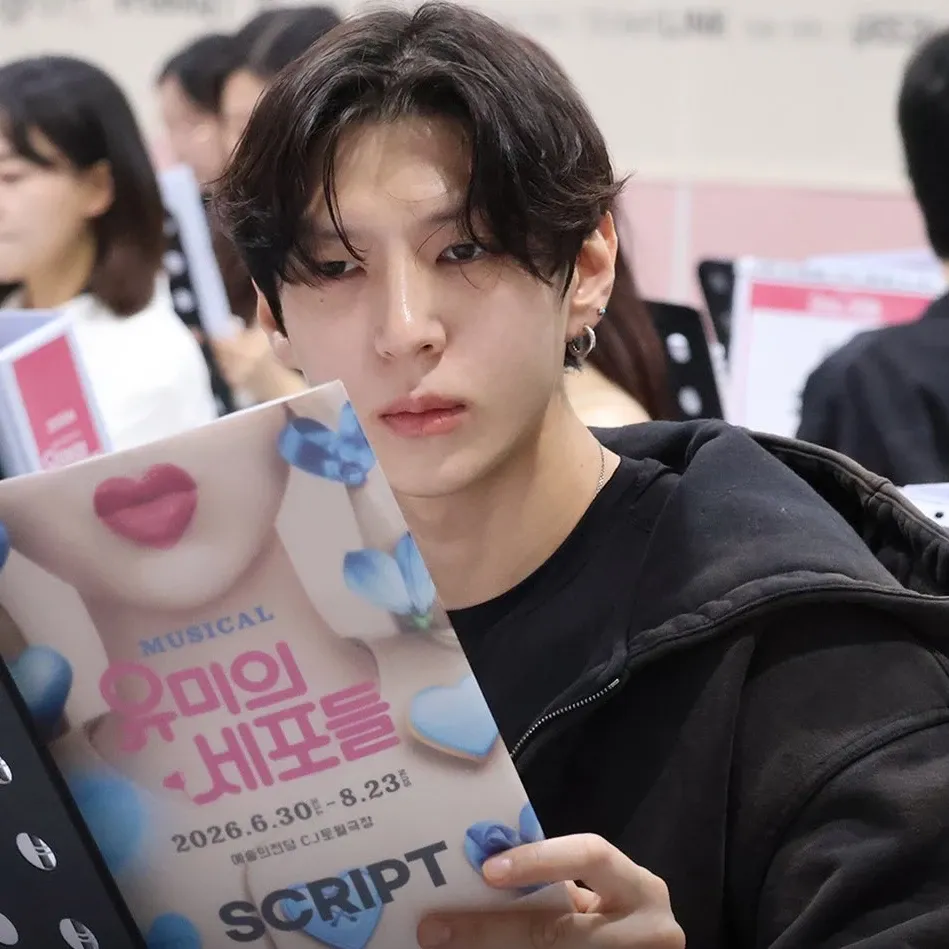 Behind-the-scenes cut of VIXX