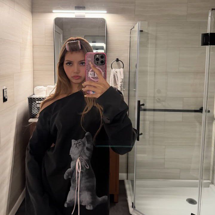 리사 (BLACKPINK)의 비하인드 컷