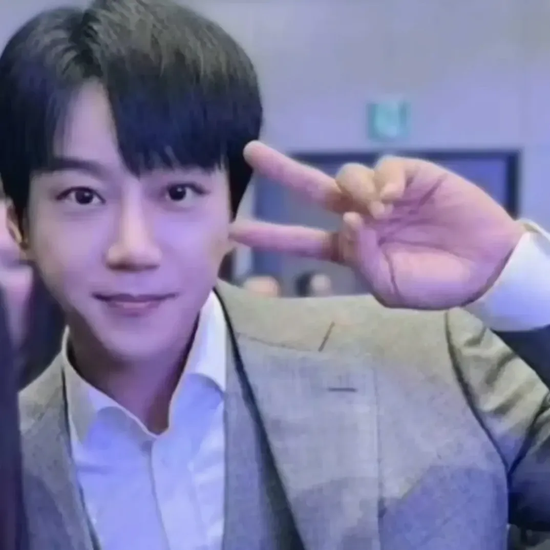 Behind-the-scenes cut of Hwang Chiyeol