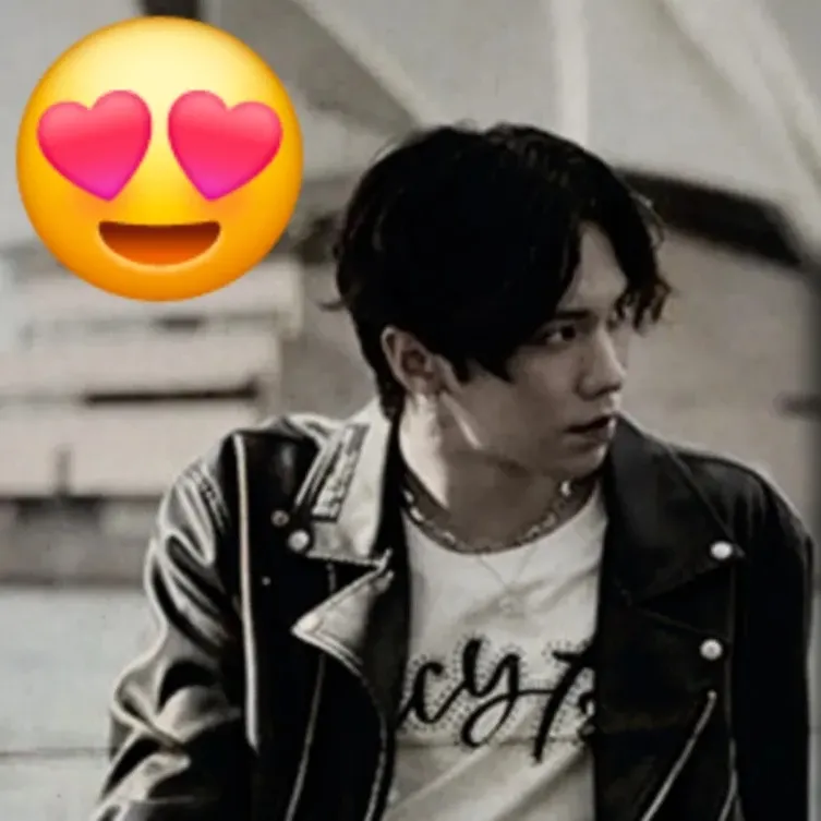 A moment captured by Rocky's fan