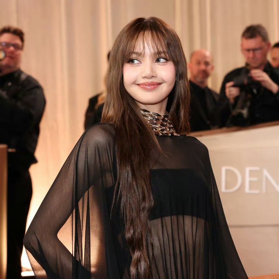 A moment captured by Lisa (BLACKPINK)'s fan