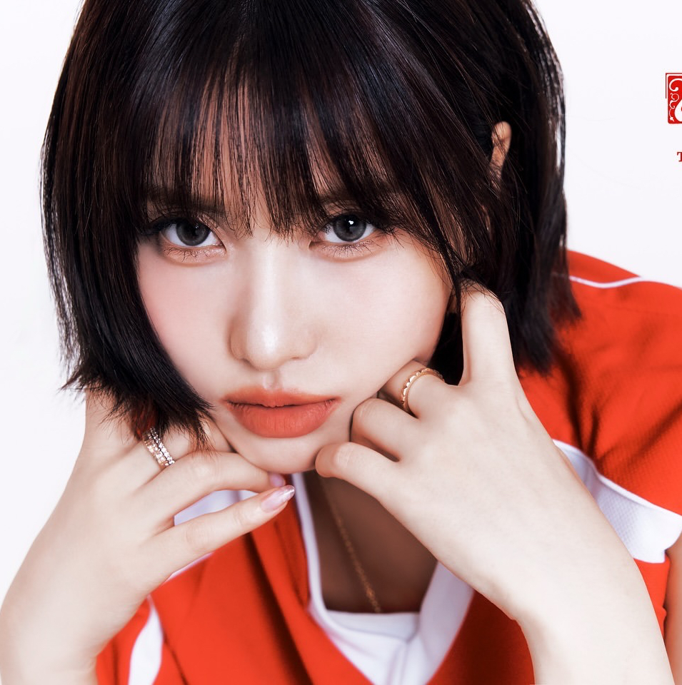 Foto aktivitas terbaru Momo (TWICE)