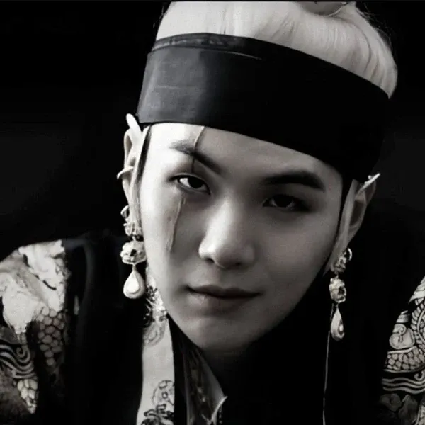 슈가 (방탄소년단)의 최신 사진