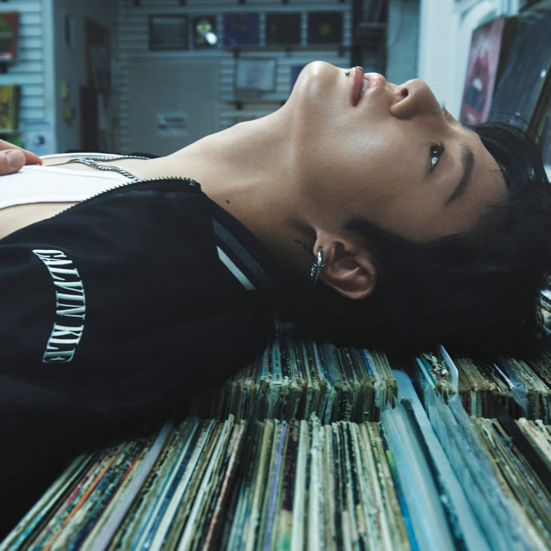 Foto aktivitas terbaru Jungkook (BTS)