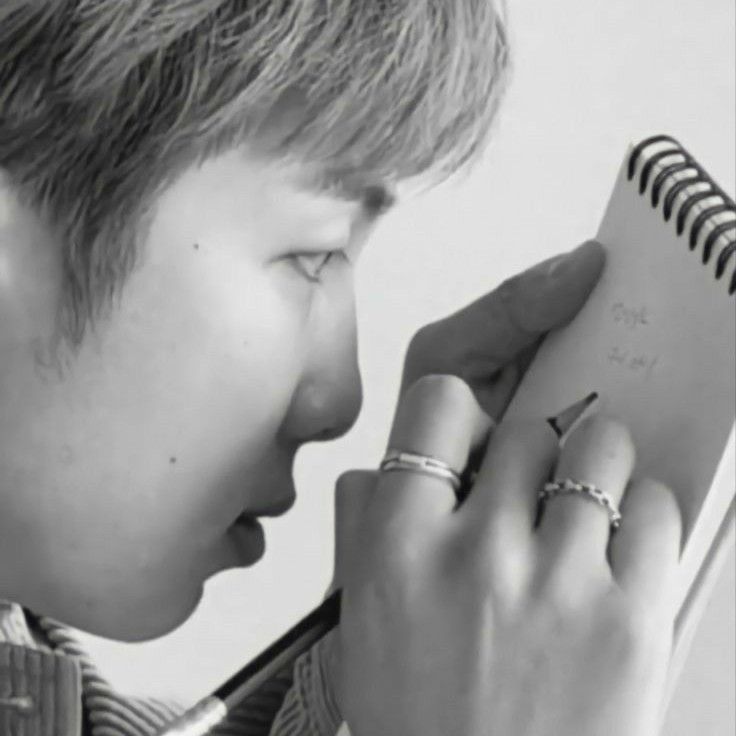 RM (BTS)の舞台裏ショット