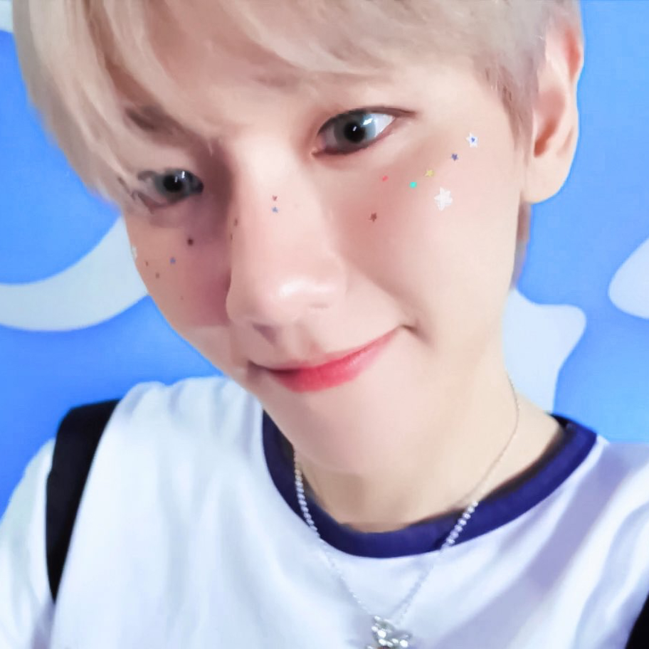 백현 (EXO) 최근 활동샷