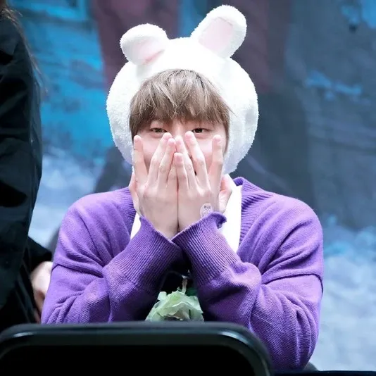 황민현의 비하인드 컷