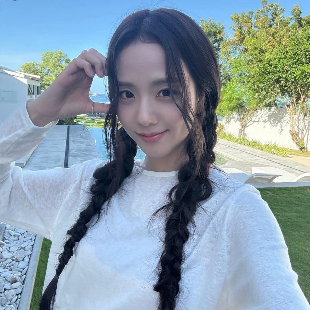 Foto aktivitas terbaru Jisoo (BLACKPINK)