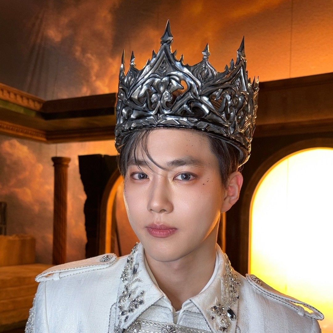 Behind-the-scenes cut of Suho (EXO)