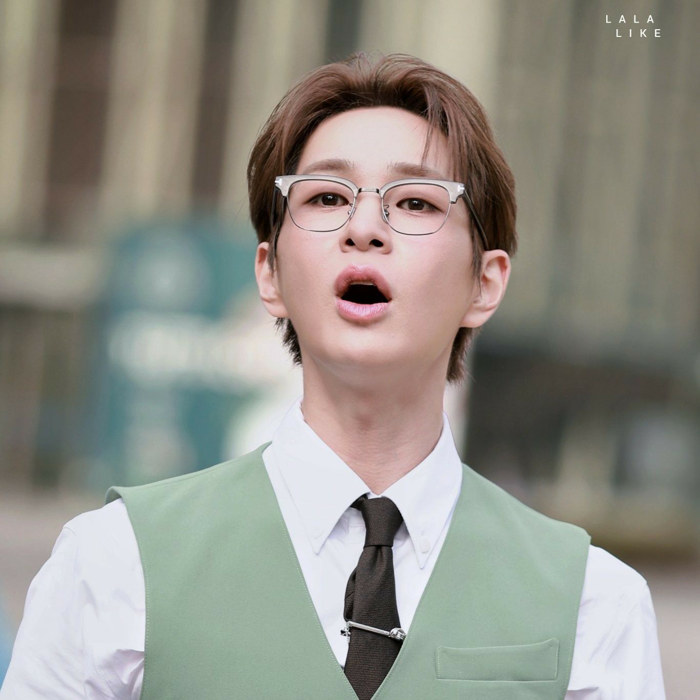 Potret di balik layar Onew (SHINee)