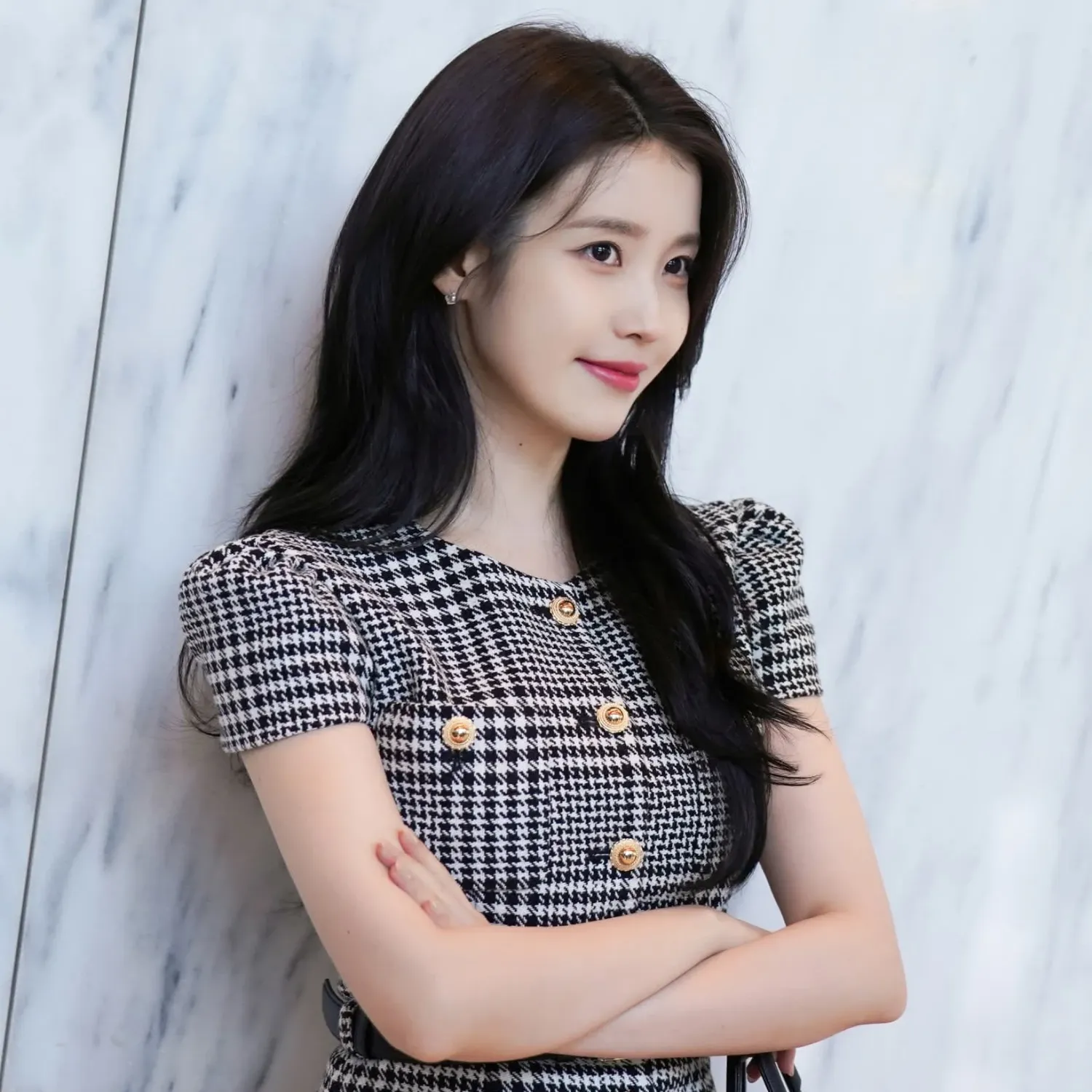 아이유 최근 활동샷