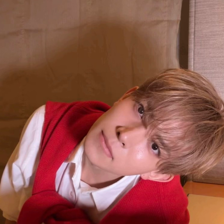 Foto aktivitas terbaru Heeseung