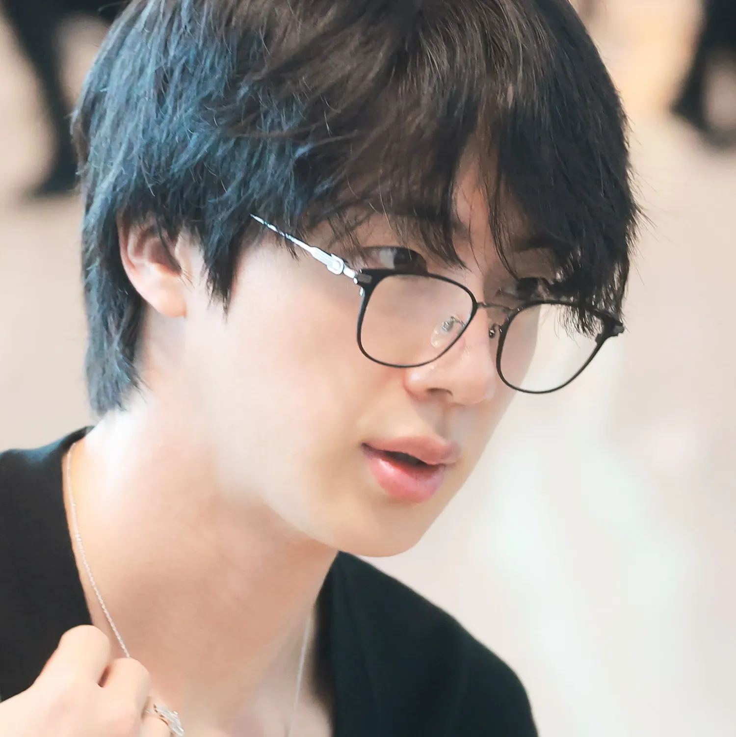 Potret di balik layar Jin (BTS)