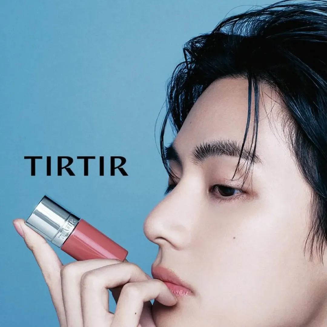 Foto aktivitas terbaru V (BTS)