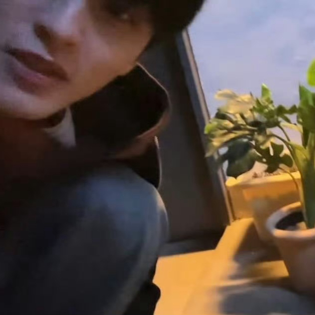 A moment captured by Mark (NCT 127, NCT DREAM)'s fan