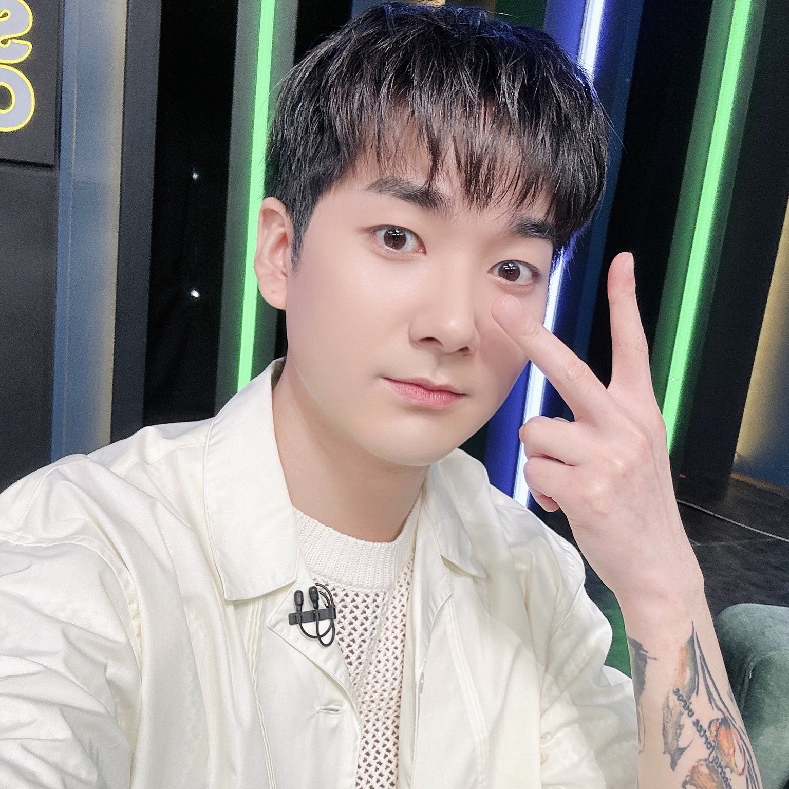 A moment captured by Aron's fan