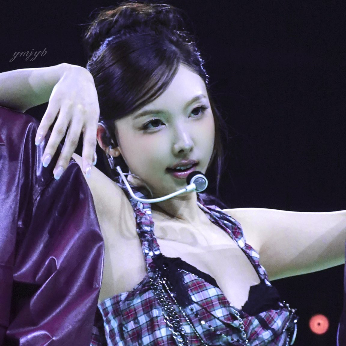 Foto aktivitas terbaru Nayeon (TWICE)