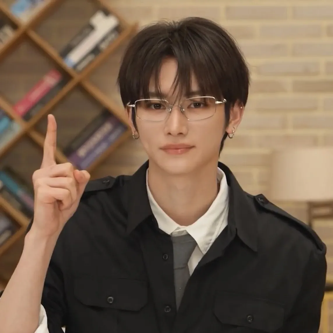 Behind-the-scenes cut of Zhou Anxin (ALPHA DRIVE ONE)