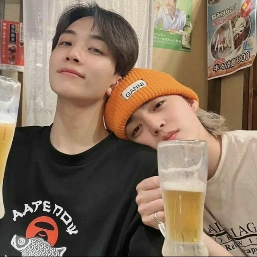 A moment captured by Jeonghan (SEVENTEEN)'s fan