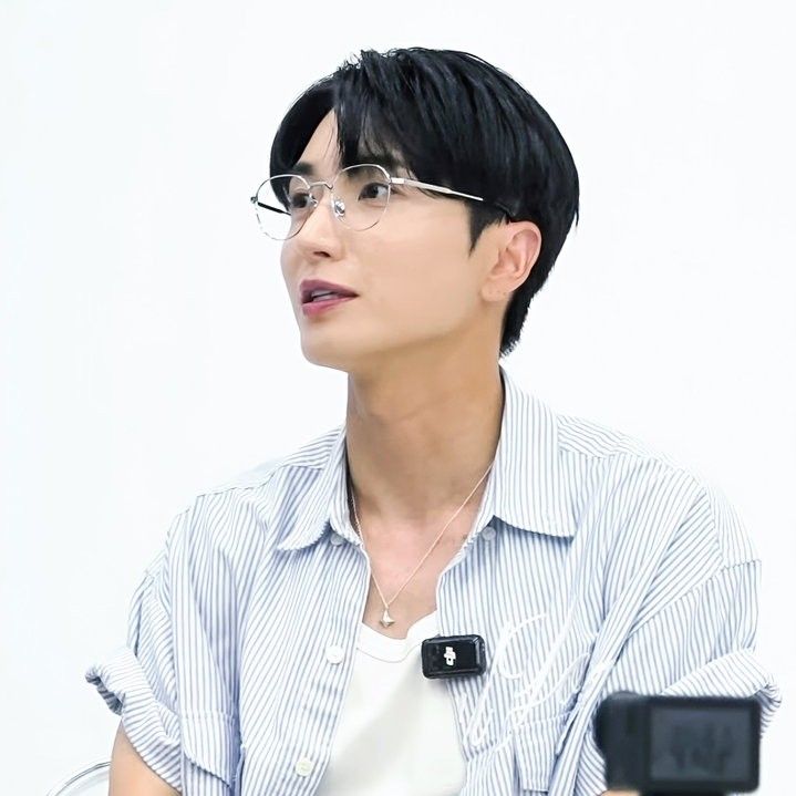 Recent activity shot of Leeteuk (Super Junior)
