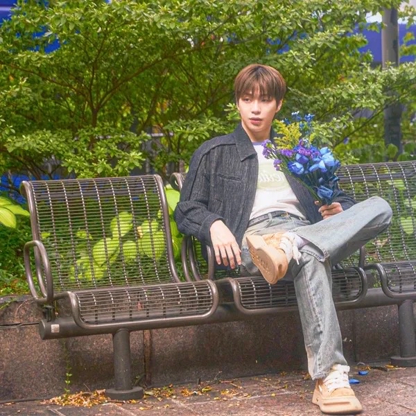 강다니엘의 비하인드 컷