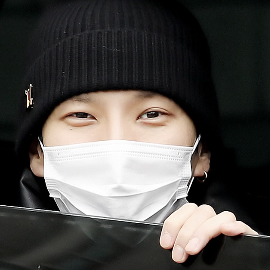 Feed komunitas K-pop terpanas hari ini