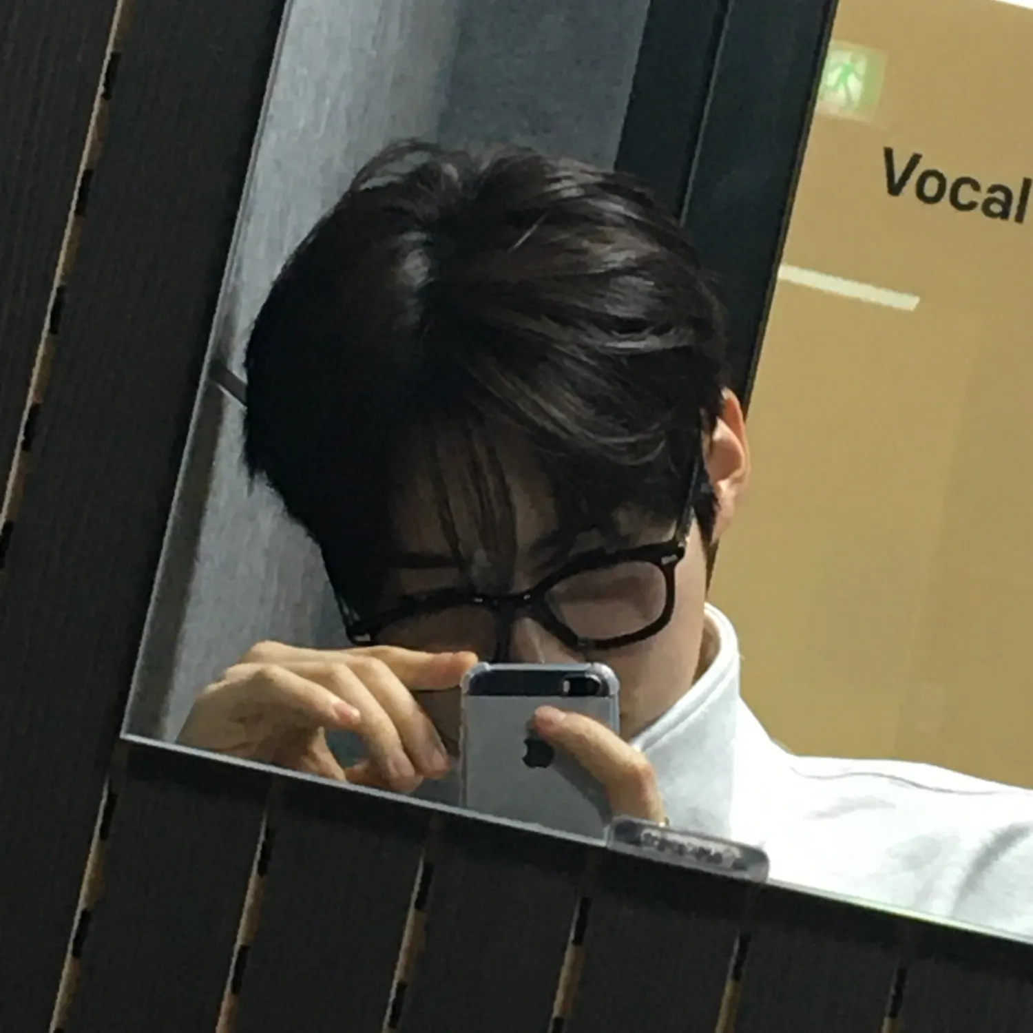 Behind-the-scenes cut of Sung Hanbin (ZEROBASEONE)