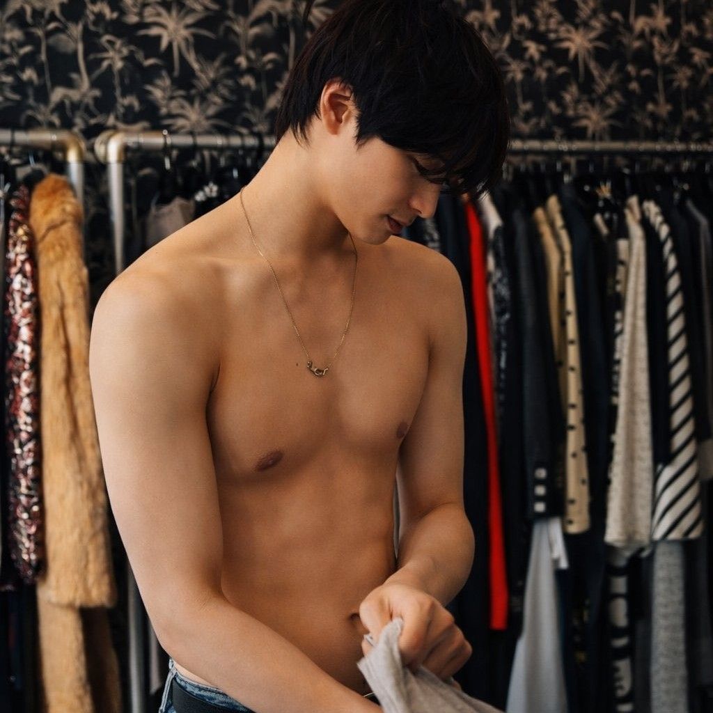 柱延 (THE BOYZ)的最新照片