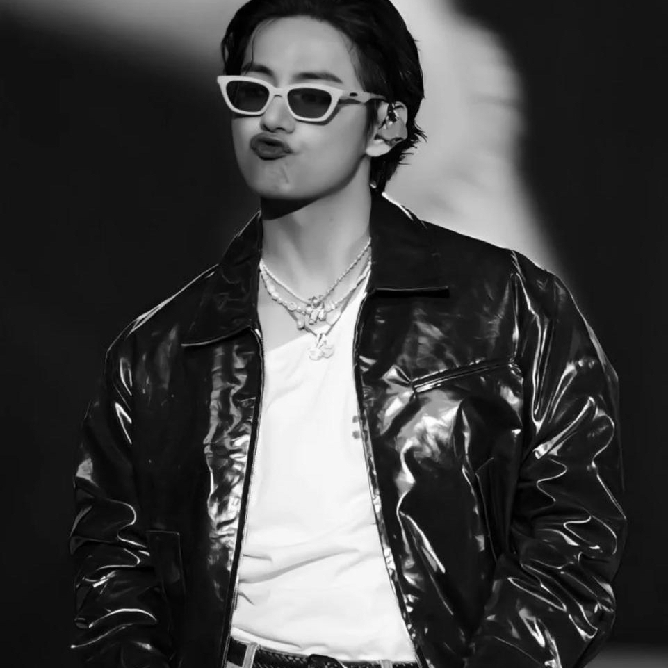 Foto terbaru V (BTS)