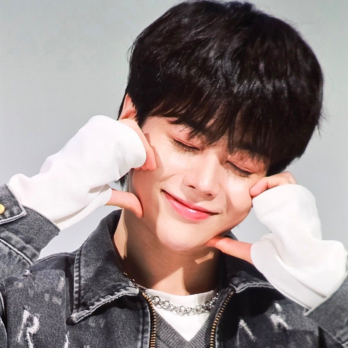 Recent activity shot of Hanbin (TEMPEST)