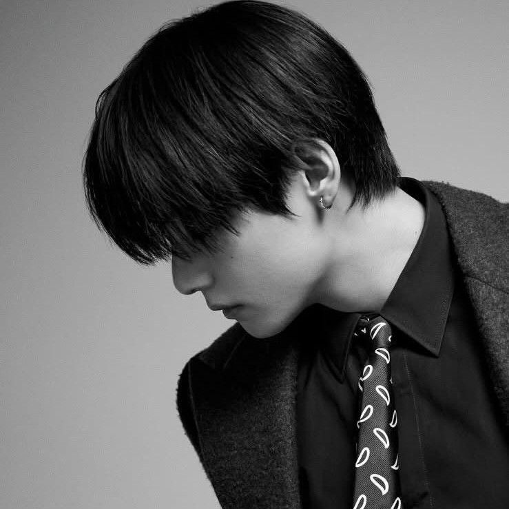 뷔 (방탄소년단)의 비하인드 컷