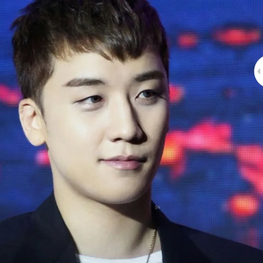 Recent activity shot of Seungri