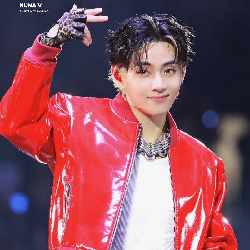 Foto aktivitas terbaru V (BTS)