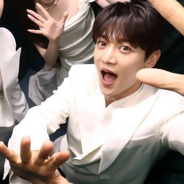 Signature photo of Minho (SHINee) capturing their charm