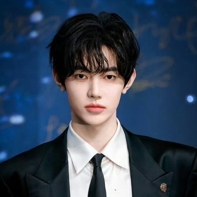 章昊 (ZEROBASEONE)粉絲拍下的瞬間